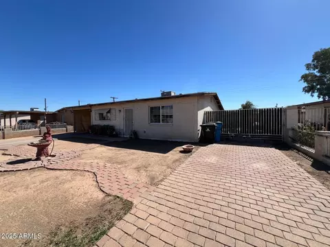 7511 W Clarendon Ave, Phoenix, AZ 85033