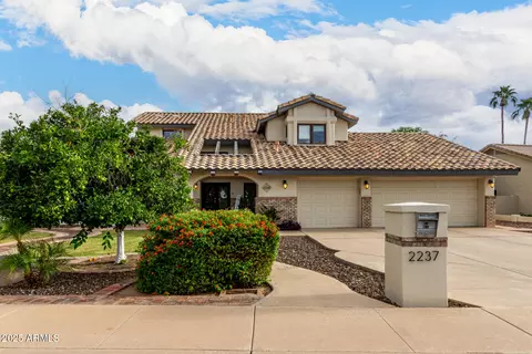 2237 E Lynwood St, Mesa, AZ 85213