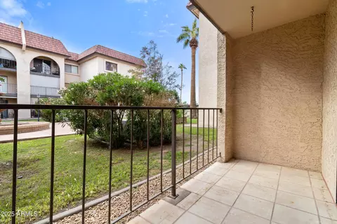 Exterior - 3033 E Devonshire Ave #1016, Phoenix, AZ 85016 photo 1 of 5