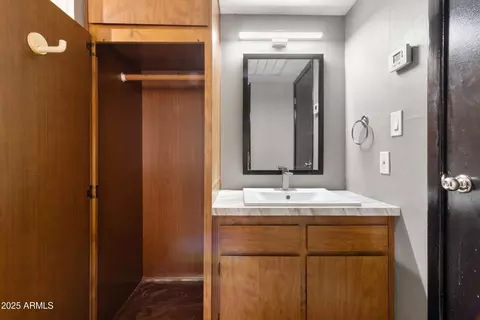 Bath - 3033 E Devonshire Ave #1016, Phoenix, AZ 85016 photo 2 of 3
