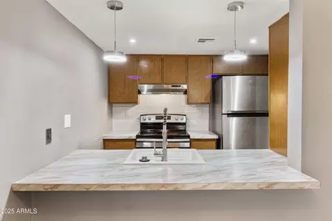 Kitchen - 3033 E Devonshire Ave #1016, Phoenix, AZ 85016 photo 4 of 4