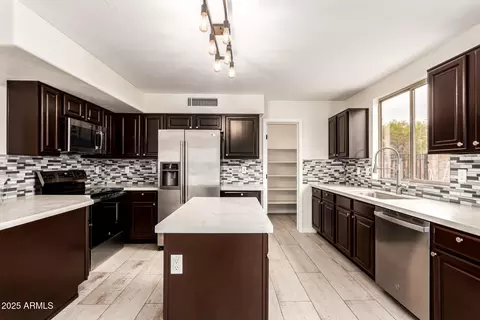 21078 N 74th Ln, Glendale, AZ 85308