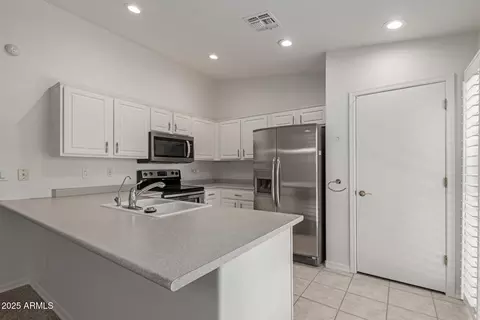 Kitchen - 4613 E Walnut Rd, Gilbert, AZ 85298 photo 2 of 5