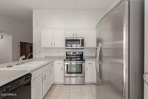 Kitchen - 4613 E Walnut Rd, Gilbert, AZ 85298 photo 3 of 5