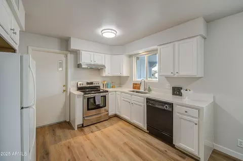 Kitchen - 6027 E Duncan St, Mesa, AZ 85205 photo 4 of 5