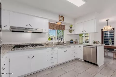 Kitchen - 936 E 8th Pl, Mesa, AZ 85203 photo 2 of 4
