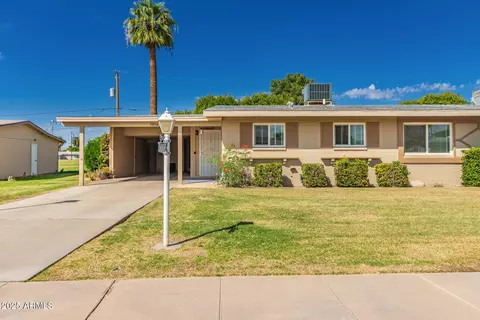 11054 N Coggins Dr, Sun City, AZ 85351