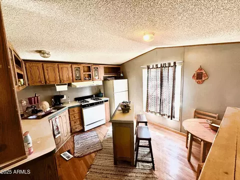 3527 Broken Arrow Rd, Overgaard, AZ 85933 photo 2