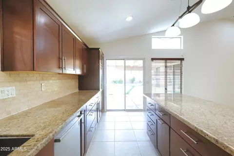 Kitchen - 3211 E Menadota Dr, Phoenix, AZ 85050 photo 4 of 9