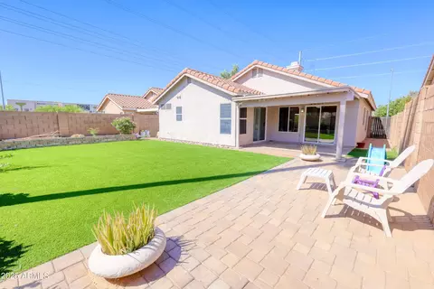 Exterior - 3211 E Menadota Dr, Phoenix, AZ 85050 photo 4 of 15