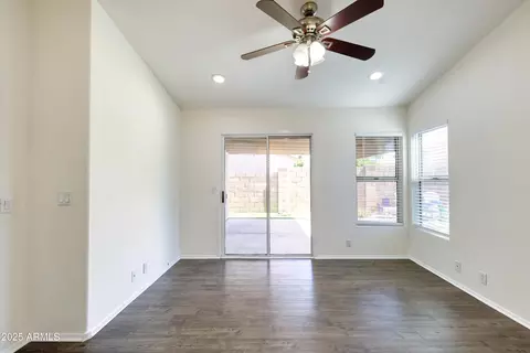 Living - 3211 E Menadota Dr, Phoenix, AZ 85050 photo 9 of 11