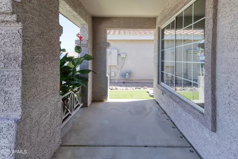 Exterior - 3211 E Menadota Dr, Phoenix, AZ 85050 photo 14 of 15