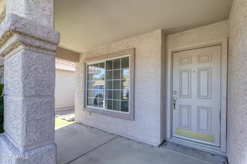 Exterior - 3211 E Menadota Dr, Phoenix, AZ 85050 photo 13 of 15