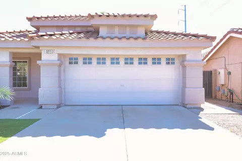 Exterior - 3211 E Menadota Dr, Phoenix, AZ 85050 photo 1 of 15