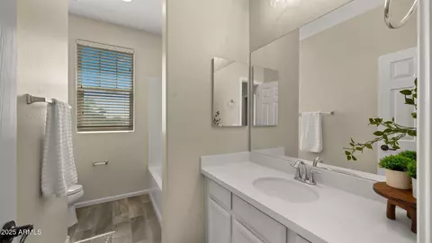 Bath - 10220 E Talameer Ave, Mesa, AZ 85212 photo 2 of 7