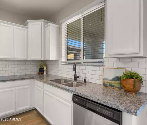 Kitchen - 10220 E Talameer Ave, Mesa, AZ 85212 photo 3 of 3