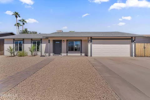 5114 E Nambe St, Phoenix, AZ 85044