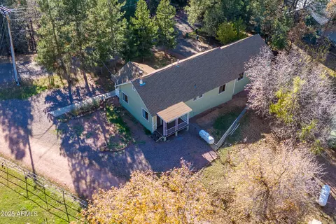 8096 W Parkinson Dr, Pine, AZ 85544 photo 4