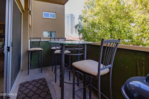 Exterior - 353 E Thomas Rd #C307, Phoenix, AZ 85012 photo 5 of 8