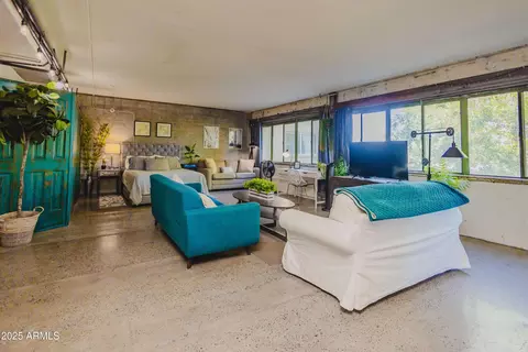 Living - 353 E Thomas Rd #C307, Phoenix, AZ 85012 photo 3 of 4