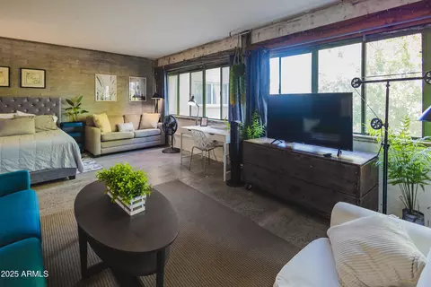 Bedroom - 353 E Thomas Rd #C307, Phoenix, AZ 85012 photo 1 of 7