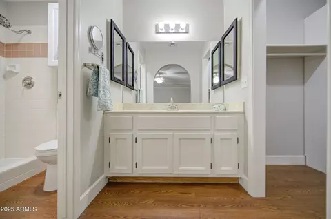 Bath - 6205 E Ivy St, Mesa, AZ 85205 photo 5 of 6