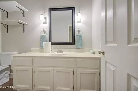 Bath - 6205 E Ivy St, Mesa, AZ 85205 photo 3 of 6