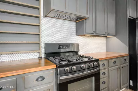 Kitchen - 1223 W Solano Dr, Phoenix, AZ 85013 photo 3 of 4