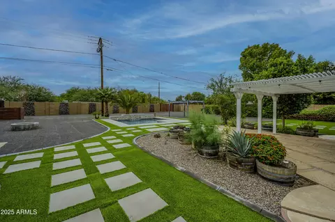 Exterior - 1223 W Solano Dr, Phoenix, AZ 85013 photo 4 of 13