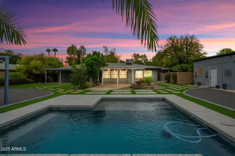 Exterior - 1223 W Solano Dr, Phoenix, AZ 85013 photo 12 of 13
