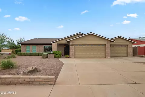 6218 W Surrey Ave, Glendale, AZ 85304