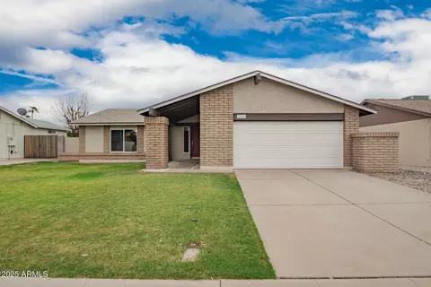 711 W Straford Dr, Chandler, AZ 85225