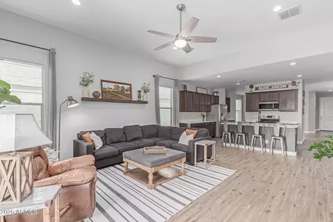 681 W Belmont Red Trl, San Tan Valley, AZ 85143