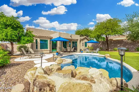 2847 N Rowen Cir, Mesa, AZ 85207