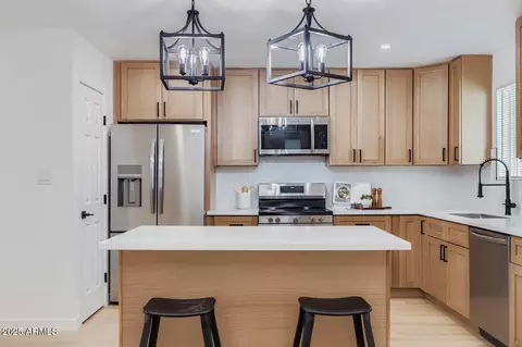 Kitchen - 6718 N 30th Ave, Phoenix, AZ 85017 photo 4 of 4