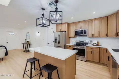 Kitchen - 6718 N 30th Ave, Phoenix, AZ 85017 photo 2 of 4