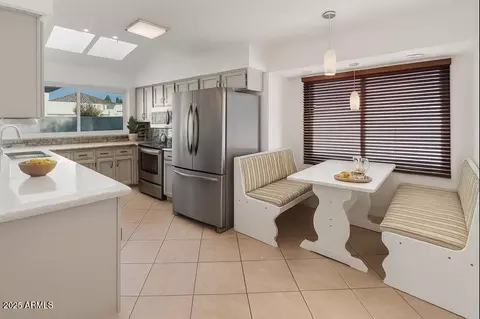 Kitchen - 4652 E Piedmont Rd, Phoenix, AZ 85044 photo 1 of 6