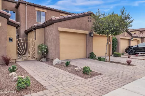 250 W Queen Creek Rd #106, Chandler, AZ 85248
