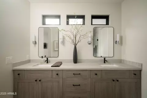 4007 E Campus Dr, Phoenix, AZ 85018 photo 16