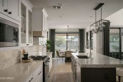4007 E Campus Dr, Phoenix, AZ 85018 photo 7