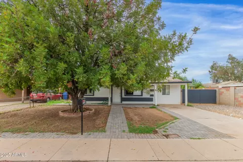 8132 W Pierson St, Phoenix, AZ 85033