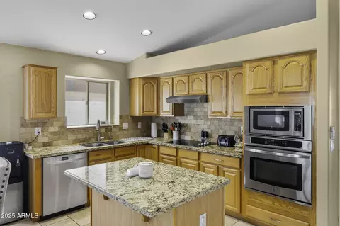 Kitchen - 7832 E Osage Ave, Mesa, AZ 85212 photo 2 of 4