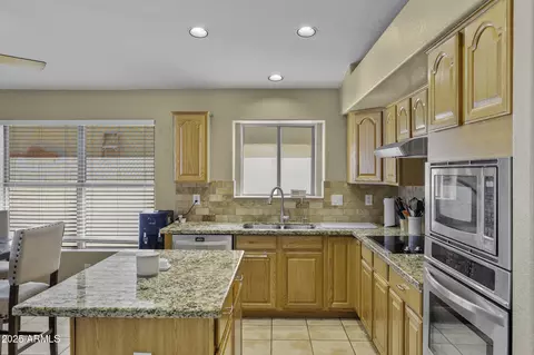 Kitchen - 7832 E Osage Ave, Mesa, AZ 85212 photo 3 of 4