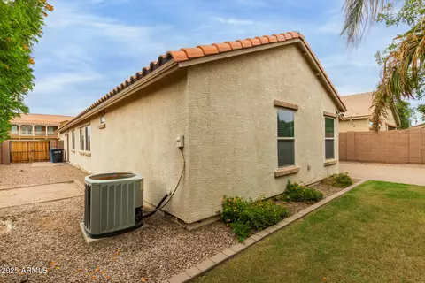 Exterior - 2215 Everglade Ln, Gilbert, AZ 85298 photo 8 of 10