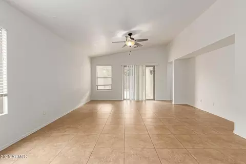Living - 2215 Everglade Ln, Gilbert, AZ 85298 photo 2 of 5