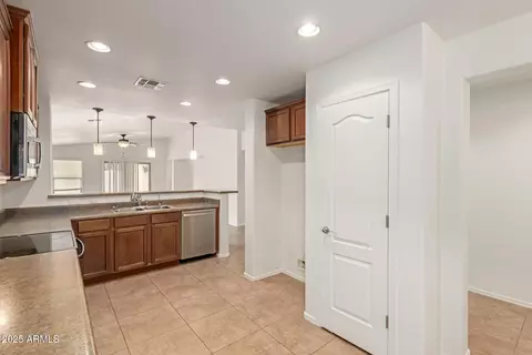 Entry Way - 2215 Everglade Ln, Gilbert, AZ 85298 photo 1 of 2