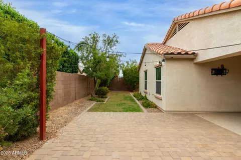 Exterior - 2215 Everglade Ln, Gilbert, AZ 85298 photo 6 of 10