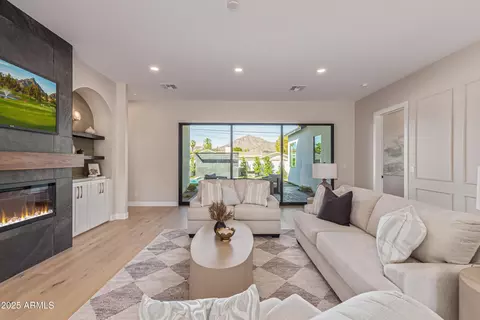 Living - 5420 E Verde Ln, Phoenix, AZ 85018 photo 2 of 3