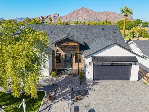 Exterior - 5420 E Verde Ln, Phoenix, AZ 85018 photo 2 of 12