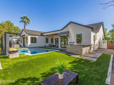 Exterior - 5420 E Verde Ln, Phoenix, AZ 85018 photo 6 of 12